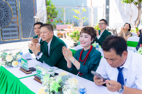 Manulife Quy Nhơn tôn vinh tư vấn viên